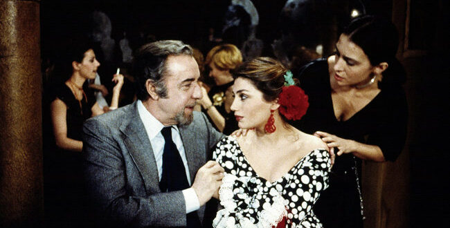 İnsanın kavrayamadığına, kuşatamadığına, bilinmez olarak kalana ilişkin bir yönelimi ve insanı, ona doğru ilerlemeye motive eden bir meyili vardır. Aristotales’in ünlü yapıtı Metafizik kitabı şu cümleyle başlar: ‘’İnsan, doğası gereği bilmek ister.’’ İnsan için bilinmezliğini koruyan bir sürü şey vardır. Bunlar; Tanrı, ruh, evren gibi kapsayıcı kavramlarla özetlenmeye çalışılabilir. Ancak insanın gözü önünde olan bir şey daha vardır ki bize karşı kendisini oldukça kapalı bir halde sergilemektedir. Bu da karşımızda duran, ben olmayan insandır ve dahası, karşı cinsteki bir insan olarak kuşatılamaz karanlığını da arttırır.