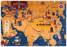 Orta Çağ' da Avrupalı soyluların sofralarına da girince çok önemli bir ticaret ürünü haline gelen baharat, pahalı olması nedeniyle ancak varlıklı kişiler tarafından satın alınabiliyordu. Aslında tarçın, kakule, zencefil ve zerdeçal satışına dayanan baharat ticaretine Çinliler çok önceden, Mîlat'tan önce, başlamıştı.