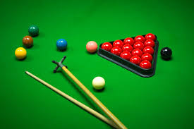 Snooker, a very popular sport lately, is known to be played for the first time by British army officers in India in the 19th century. In the 20th century, we witnessed the game's continuous increase in popularity and its peak in the eighties. Important figures in the history of sports have also played a big part in this rise. Joe Davis, known as the 'Father of Snooker', Alex Higgins, who loved the game with his great charisma, Steve Davis who won everything in his way, Stephen Hendry who succeeded even more than him, and the enthusiastic genius Ronnie O'Sullivan contributed to the development of this sport as the best.