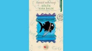 Mor gibi koyu bir çalma listesi yaptım önce kendime. Dinleye dinleye eskittiğim şarkılarla dolu. Sonrasında ise küçük bir yapılacaklar listesi... Kedilerin miyavları, şarkıların birbirinden bağımsız ritimleri ve yaşadığımız dönemin ağırlığı eşliğinde.