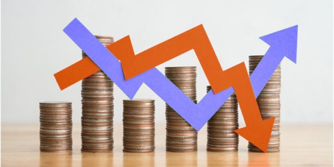 Stagflasyon, ekonomideki en tehlikeli hastalıklardan biridir. Çünkü hem durgunluğu hem enflasyonu aynı anda içinde barındırır. Bu durum, ekonomiyi “çifte baskı” altına sokar: