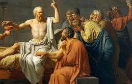 Filozof insan, düşünmenin sorumluluğunu taşıyan insandır. O, ne her şeye inanan saflıktadır, ne de hiçbir şeye inanmayan umutsuzlukta. Onun yolu, aklın ışığında anlamı arama yoludur. Gerçek filozof, “bilen” değil; bilgiyi ve hakikati aramaktan vazgeçmeyen kişidir. Bu nedenle filozof insan, hem kendini hem dünyayı sorgulamayı bir görev değil, bir yaşam biçimi olarak görür.