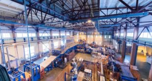 Sanayi sermayesi, modern ekonomilerin temel taşıdır. Üretimin sürekliliğini sağlayan, teknolojik yeniliklere kapı açan ve ekonomik büyümeyi destekleyen bu sermaye türü, hem ekonomik gelişmenin hem de toplumsal refahın artırılmasında kritik bir rol oynar.