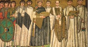 Antik Yunan kültürü, Büyük İskender ile genişleyip Roma ile devlet sistemine kavuşmuş, ardından Doğu Roma İmparatorluğu’nda yeni bir kimlikle varlığını sürdürmüştür. Böylece uygarlık tarihinin büyük bir bölümü akıl, inanç ve devlet geleneğinin birleşiminden oluşan bu kültürel süreklilik sayesinde şekillenmiştir.