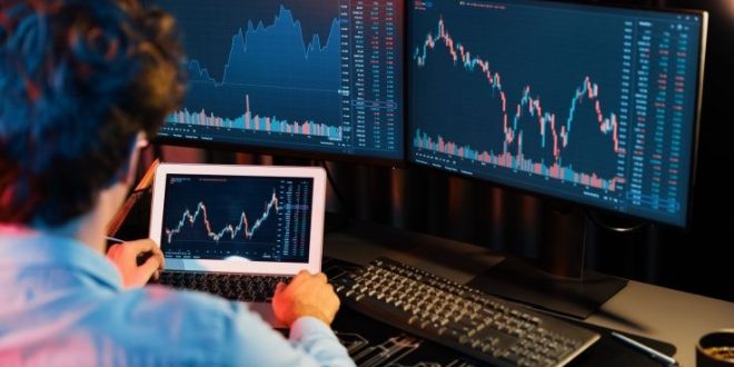 Borsada trade yapmak, doğru bilgi, strateji ve disiplinle uygulandığında kazançlı bir yöntem olabilir. Ancak kısa vadeli işlemler yüksek risk içerdiği için, yeni başlayanların önce demo hesaplarda pratik yapması, temel analiz ve teknik analiz bilgilerini geliştirmesi önerilir.