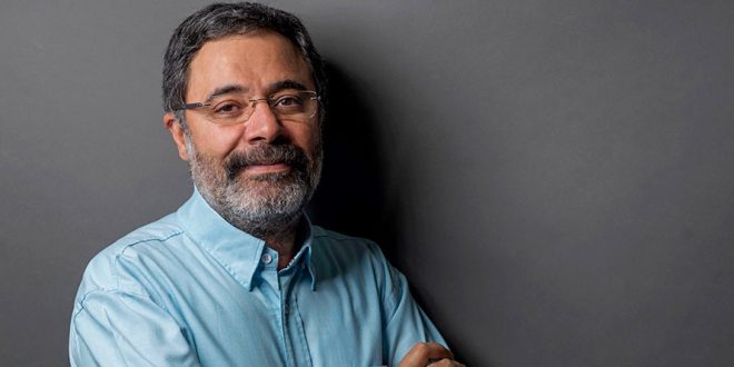 Ahmet Ümit, polisiye ve tarihî kurgu alanlarında eserler vererek, Türkiye’de modern edebiyatın önemli isimlerinden biri hâline gelmiştir.