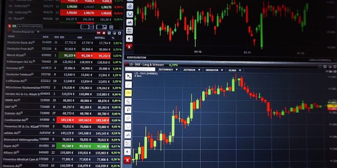 Short pozisyon, yatırımcılara piyasanın her iki yönünden de kazanç elde etme olanağı tanıyan gelişmiş bir stratejidir. Ancak yüksek getiri potansiyeli kadar yüksek risk de içerir. Bu nedenle, short işlemler genellikle deneyimli yatırımcılar ve profesyonel portföy yöneticileri tarafından tercih edilir. Etkin kullanıldığında risk yönetiminde güçlü bir araç olan short pozisyonlar, modern finansal piyasaların dinamik ve vazgeçilmez bir bileşeni haline gelmiştir.