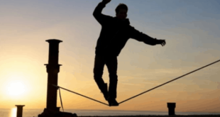 Denge, evrenin, doğanın ve insan yaşamının ortak yasalarından biridir. Fiziksel dünyada denge, kuvvetlerin karşılıklı etkisini; biyolojide canlılığın sürekliliğini; toplumda adalet ve uyumu; bireyde ise ruhsal istikrarı temsil eder. Gerçek denge, durağanlık değil; değişim içinde uyum kurabilme yeteneğidir. Bu nedenle denge, hem doğanın düzeni hem de insanın yaşam bilincidir.