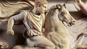 Makedonya Kralı İskender, kısa ömrüne rağmen dünya tarihine yön vermiş bir liderdir. Hem askerî dehası hem de kültürel vizyonuyla, yalnızca Makedonya’yı değil, tüm Akdeniz ve Orta Doğu coğrafyasını etkilemiş, Helenistik dönemin temelini atmıştır.