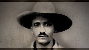 Farabundo Martí, El Salvador ve Latin Amerika tarihindeki sosyal adalet ve halk hakları mücadelesinin en önemli figürlerinden biridir. Köylüleri ve işçileri sömüren, toplumun alt kesimlerini ezmeye dayalı yapıya karşı çıkmış; eğitimli olmasına rağmen halkın içinde yer almış; işçi ve köylünün haklarını savunmayı yaşamının merkezi önceliği yapmıştır.