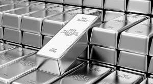 Gümüş, insanlık tarihinin en eski ve en etkili metallerinden biridir. Antik uygarlıklardan modern teknolojiye kadar uzanan yolculuğu, onun sadece bir süs metali değil, aynı zamanda ekonomiyi, kültürü ve bilimi şekillendiren bir unsur olduğunu gösterir.