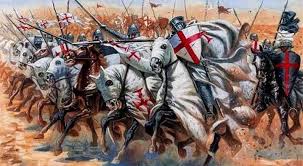 Haçlı Seferleri, dini bir motivasyonla başlasa da, ekonomik ve siyasi çıkarların birleştiği bir süreçtir. Avrupa tarihinin şekillenmesinde kritik rol oynamış, Doğu ile Batı arasındaki etkileşimi artırmış ve Orta Çağ’dan modern çağın başlangıcına uzanan köprü olmuştur.