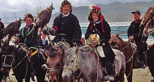 Kırgızistan tarihi, antik uygarlıklardan modern bağımsız devlete kadar uzanan, zengin ve çok katmanlı bir geçmişe sahiptir. Göçebe kültür, büyük imparatorlukların etkisi ve Sovyet deneyimi, ülkenin sosyal, kültürel ve ekonomik yapısını şekillendirmiştir.