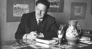 Nazım Hikmet, insanlık, adalet ve özgürlük temalarını şiirle buluşturan evrensel bir edebiyat figürüdür.