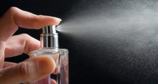 Parfüm, binlerce yıllık bir kültürel mirasın, kimyanın ve sanatsal yaratıcılığın birleşimidir. Hem bireysel kimliğin hem estetik zevkin hem de duygusal dünyamızın bir parçasıdır. Birkaç damla parfüm bile bir insanın karakterini yansıtabilir, bir mekânın ruhunu değiştirebilir veya bir anıyı ölümsüzleştirebilir.