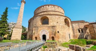 Selanik, iki binden fazla yıllık geçmişi boyunca Doğu ile Batı’nın, Balkanlar ile Akdeniz’in kesişme noktasında yer almış; her dönem kendine özgü kültürel katmanlar ekleyerek zengin bir tarih oluşturmuştur.