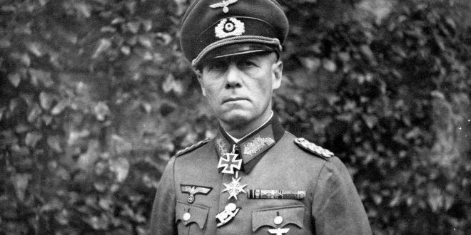 Erwin Rommel, II. Dünya Savaşı tarihinin en tartışmalı askerî figürlerinden biridir. Askerî strateji konusundaki yetenekleri, dönemin savaş literatüründe önemli bir yer tutsa da Rommel, Nazi Almanyası’nın komuta kademesinde görev yapmış ve totaliter bir rejimin savaş politikalarını sahada uygulamıştır.