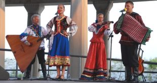 Modern Rus kültürü, tarihsel miras, Sovyet deneyimi ve küresel etkileşimler sayesinde zengin, çok katmanlı ve dinamik bir yapı sergiler. Edebiyat, sanat, müzik ve popüler kültürde hem geleneksel değerler korunmuş hem de modern ve küresel etkiler benimsenmiştir.