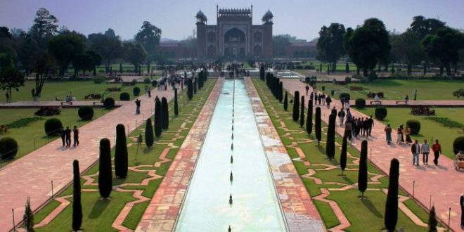 Pakistan tarihi, antik uygarlıklardan modern bağımsız devlete kadar uzanan zengin ve çok katmanlı bir geçmişe sahiptir.