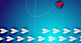 Statüko, hem toplumsal hem de siyasi düzeyde mevcut düzenin korunmasını ifade eden temel bir kavramdır. Avantajları arasında istikrar ve güvenlik sağlamak, dezavantajları arasında ise yenilik ve reformu yavaşlatmak yer alır.