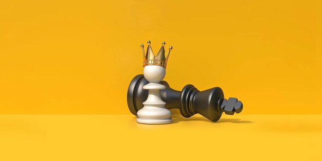Strateji, yaşamın her alanında hedefe bilinçli ve planlı şekilde ilerlemeyi sağlayan temel bir düşünme biçimidir. İyi bir strateji, yalnızca bir plan değil, aynı zamanda değişen koşullara uyum sağlayabilecek esnek bir zihin yapısını da gerektirir. Bu nedenle strateji, geleceği şekillendirmek isteyen herkes için vazgeçilmez bir kavramdır.
