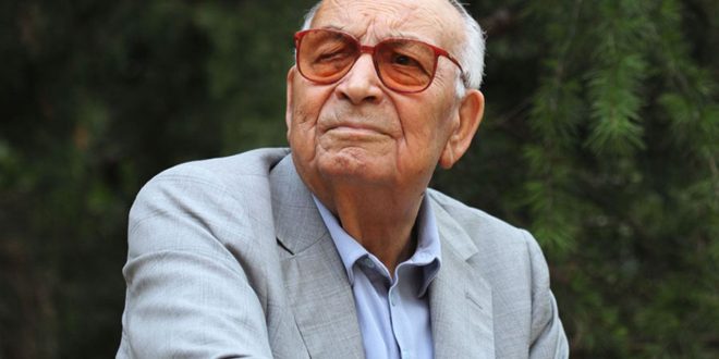 Yaşar Kemal, Anadolu insanının sesi ve doğanın savunucusu olarak Türk edebiyatında eşsiz bir yer edinmiştir. Romanları, yalnızca edebiyat dünyasına değil, toplumsal bilinç ve kültürel mirasa da büyük katkı sağlamıştır. Yaşar Kemal, 28 Şubat 2015’te İstanbul’da vefat etmiş, ardında edebiyat tarihine kazınmış eserler bırakmıştır.