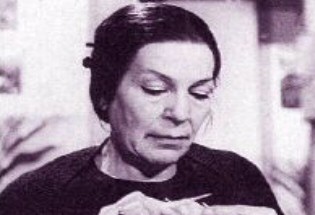 Aliye Rona, Yeşilçam’ın yalnızca bir karakter oyuncusu değil; aynı zamanda Türk sinemasının duygu, otorite ve dramatik derinlik üzerine kurulu estetiğinin en güçlü temsilcilerinden biridir.