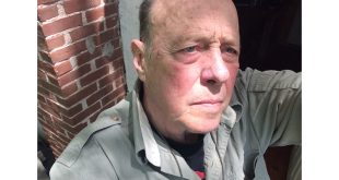 James C. Scott, iktidar, devlet, özgürlük ve direniş kavramlarını yeniden düşünmemizi sağlayan bir düşünürdür. Çalışmaları, devletin toplum üzerindeki etkilerine dair eleştirel bir bakış açısı sunar ve sıradan insanların bu yapı içinde nasıl hareket ettiğini anlamaya odaklanır. Scott’ın eserleri, sosyal bilimlerde önemli bir dönüm noktası olarak kabul edilmekte ve gelecekte de etkisini sürdüreceği öngörülmektedir.