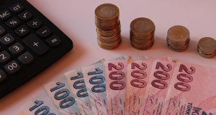 Sonuç olarak asgari ücret, çalışma hayatında adaletin sağlanması ve çalışanların temel ihtiyaçlarını karşılayabilmesi için uygulanan önemli bir ekonomik ve sosyal araçtır. Doğru ve gerçekçi bir asgari ücret politikası, hem çalışanların refahını artırır hem de toplumun genel ekonomik dengesine katkı sağlar.