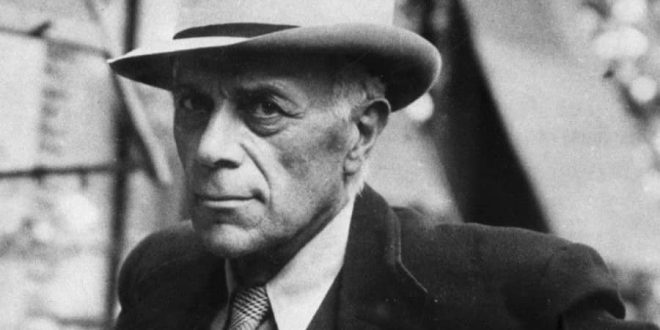 Georges Braque, sanatta görme biçimini değiştiren, resmin sınırlarını yeniden tanımlayan öncü bir sanatçıdır. Kübizm’e yaptığı katkılar, modern sanatın temel taşlarından biri olarak kabul edilir. Sessiz ama derin etkisiyle Braque, sanat tarihine yön veren ustalar arasında kalıcı bir yer edinmiştir.