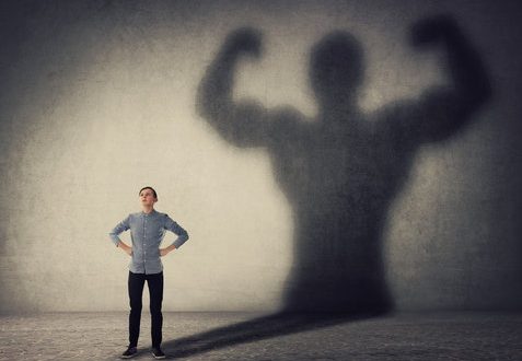 Sonuç olarak özgüven, bireyin kendine inancı ve kendi potansiyeline duyduğu güvenden kaynaklanır. Özgüvenli bireyler, hayatın zorluklarıyla daha kolay başa çıkar, hedeflerine ulaşmada kararlı olur ve sağlıklı sosyal ilişkiler kurabilir. Bu nedenle özgüven, hem kişisel hem de toplumsal yaşam için vazgeçilmez bir niteliktir.