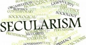 Sonuç olarak sekülerizm, çoğulcu ve demokratik toplumların önemli bir ilkesidir. Bireylerin inanç özgürlüğünü korurken, toplumsal düzenin akıl ve hukuk temelinde işlemesini sağlar. Bu yönüyle sekülerizm, modern toplum yapısının şekillenmesinde önemli bir rol oynamıştır.