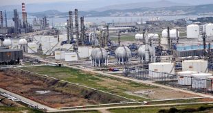 Aliağa Petrol Rafinerisi, Türkiye’nin enerji altyapısının temel taşlarından biridir. Enerji üretimi, ekonomik katkıları ve sanayiye sağladığı destekle ülke için stratejik bir rol üstlenir. Doğru yönetim ve çevreye duyarlı uygulamalarla, uzun vadede de önemini korumaya devam edecektir.