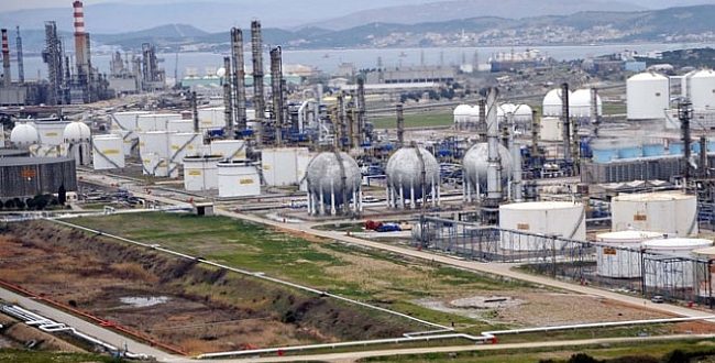Aliağa Petrol Rafinerisi, Türkiye’nin enerji altyapısının temel taşlarından biridir. Enerji üretimi, ekonomik katkıları ve sanayiye sağladığı destekle ülke için stratejik bir rol üstlenir. Doğru yönetim ve çevreye duyarlı uygulamalarla, uzun vadede de önemini korumaya devam edecektir.