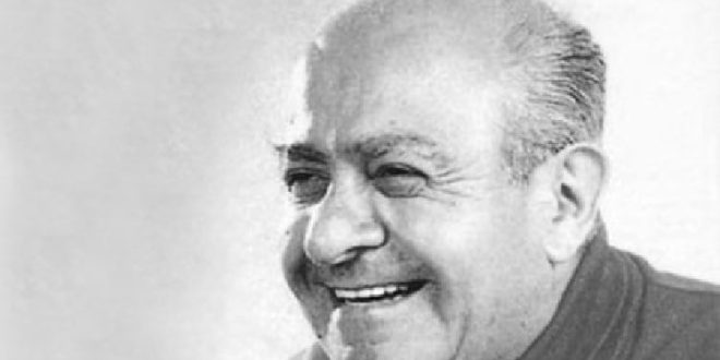 Ahmed Arif, Türk şiirinde sesi hemen tanınan, dili ve üslubuyla benzersiz bir şairdir. Anadolu’nun yoksulluğunu, insanın direncini ve sevdanın derinliğini aynı potada eriten şiirleriyle edebiyatımızda kalıcı bir yer edinmiştir. Az yazmış, fakat yazdıklarıyla çok derin izler bırakmış bir şair olarak Türk edebiyatında özel bir konuma sahiptir.