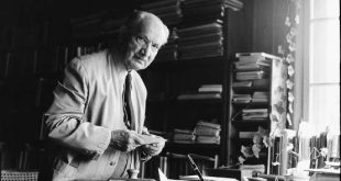 Martin Heidegger, modern felsefenin en etkili düşünürlerinden biri olarak kabul edilir. Onun varoluş, zaman ve insanın dünyadaki yeri üzerine geliştirdiği analizler, felsefe, edebiyat ve sosyal düşünce üzerinde kalıcı etkiler bırakmıştır. Heidegger, insanın kendi varlığını anlamaya yönelik düşünsel çabasının sembol isimlerinden biridir.