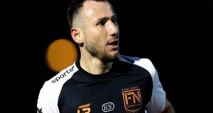 Abdulla Abatsiyev, yetenekli bir orta saha oyuncusu olarak hem Azerbaycan hem de Rusya futboluna katkıda bulunmuş bir isimdir.