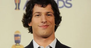 Andy Samberg, 2013 yılında Joanna Newsom ile evlenmiş ve çiftin çocukları bulunmaktadır. Özel hayatını genellikle gözlerden uzak yaşamayı tercih eden Samberg, sosyal medyada ve röportajlarda daha çok projeleri ve mizah anlayışıyla ön plana çıkmaktadır.