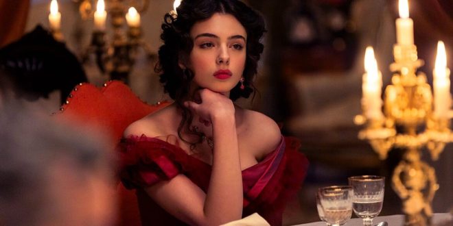 Deva Cassel, yalnızca Monica Bellucci ve Vincent Cassel’in kızı olarak değil; yeni nesil moda ve sinema dünyasının yükselen yüzlerinden biri olarak anılmaktadır. Estetik anlayışı, disiplinli kariyer planlaması ve sade duruşu, onun uzun vadeli bir başarı potansiyeline sahip olduğunu göstermektedir.