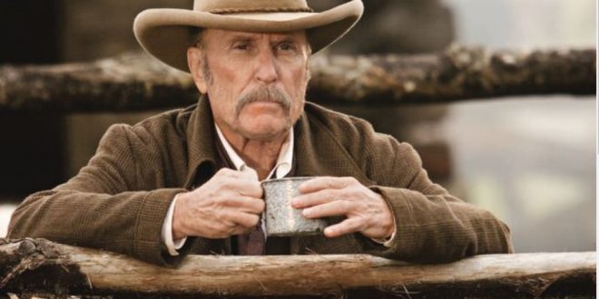 Robert Duvall, sadece başarılı bir oyuncu değil; aynı zamanda sinema sanatına büyük katkılar sağlamış bir ustadır. Uzun kariyeri, unutulmaz rolleri ve özgün oyunculuk anlayışıyla Hollywood’un yaşayan efsanelerinden biri olarak kabul edilir.