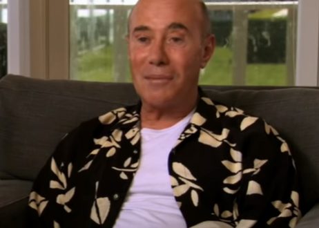 David Geffen, özel hayatını büyük ölçüde gözlerden uzak yaşamayı tercih etmektedir. Medyada nadiren yer almasına rağmen, sektördeki etkisi ve itibarı her zaman güçlü kalmıştır.