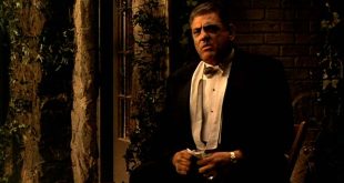 Lenny Montana, kameralardan uzak, sade bir yaşam sürmeyi tercih etmiştir. Gösterişten uzak kişiliğiyle bilinen Montana, 12 Mayıs 1992 tarihinde hayatını kaybetmiştir.