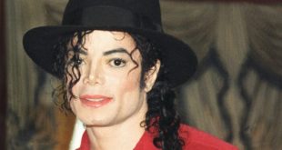 Michael Jackson, müzik tarihine yalnızca hit şarkılar değil; yenilikçi klip anlayışı, eşsiz sahne performansı ve evrensel mesajlar da bırakmıştır.