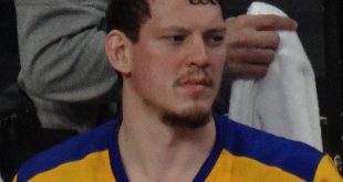 Ruslan Pateev, basketbolda yalnızca skorer oyuncuların öne çıkmadığını hatırlatan bir figürdür. Takım oyunu, disiplin ve saha zekâsı ile öne çıkan Pateev, Avrupa basketbolunda uzun yıllar boyunca güvenilir bir pivot olarak bilindi.