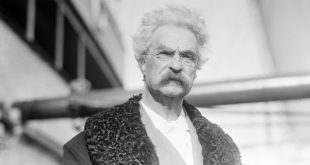 1910 yılında hayatını kaybeden Mark Twain, ardında yalnızca romanlar ve denemeler değil, bir düşünme biçimi bıraktı. O, edebiyatı süslü bir vitrin olmaktan çıkarıp sokağa, nehir kıyılarına ve insanın iç dünyasına taşıdı.