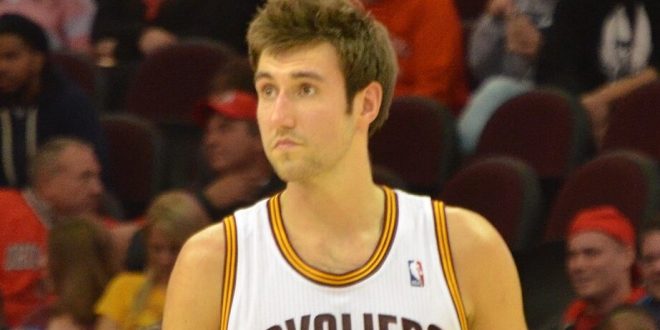 Sergey Karasyov, kariyerinde inişler ve çıkışlar yaşamış olsa da Rus basketbolu adına önemli bir figür olarak değerlendirilmektedir. Genç yaşta NBA deneyimi yaşaması, ardından Avrupa’da olgun bir oyuncuya dönüşmesi, onun basketbol yolculuğunu özel kılar.