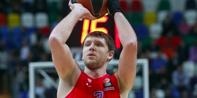Viktor Khryapa, modern Rus basketbolunun akılcı yüzüdür. Atletizm, güç ve şovdan ziyade; doğru karar, zamanlama ve takım bilincinin ne kadar değerli olduğunu kariyeri boyunca kanıtlamıştır. Basketbolu sadece izlemek değil, anlamak isteyenler için Khryapa, her zaman özel bir örnek olarak hatırlanacaktır.