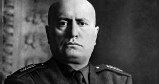 1943 yılında müttefiklerin İtalya’ya çıkmasıyla Mussolini iktidardan düşürülmüştür. 1945 yılında partizanlar tarafından yakalanan Mussolini, 28 Nisan 1945’te idam edilmiştir. Cesedi Milano’da teşhir edilerek faşist dönemin sonu sembolik olarak ilan edilmiştir.