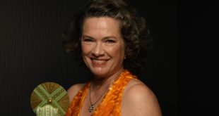 Heather Langenkamp, korku sinemasının ikonik isimlerinden biri olarak tarihe geçmiştir. “A Nightmare on Elm Street” serisi ve diğer projeleriyle, hem sinemaseverlerin hem de korku tutkunlarının hafızasında özel bir yere sahiptir.