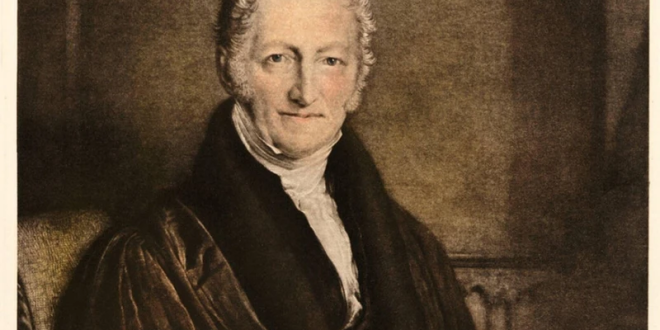 Thomas Robert Malthus, nüfus ile ekonomik kaynaklar arasındaki ilişkiyi sistematik biçimde ele alan ilk düşünürlerden biridir. Her ne kadar bazı öngörüleri zamanla tartışılsa da, Malthus’un fikirleri ekonomi ve sosyal bilimler tarihinde kalıcı bir etki bırakmıştır.